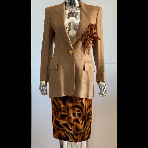 “HOST PICK” Vintage Escada Silk Skirt - Picture 3 of 4